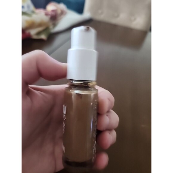 Covergirl TruBlend Oil-Free Liquid Foundation D7 Soft Sable Lightweight Makeup - Picture 5 of 7